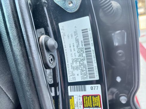 Used 2019 Toyota Tacoma TRD Off-Road w/ Technology Package AWD/4WD image 35