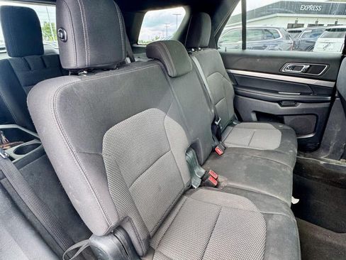 Used 2018 Ford Explorer XLT AWD/4WD image 15