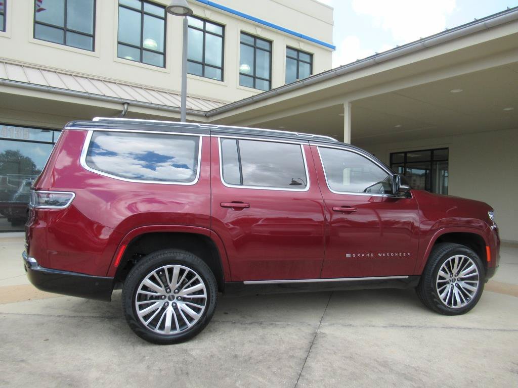Used 2023 Jeep Grand Wagoneer Series III AWD/4WD image 6