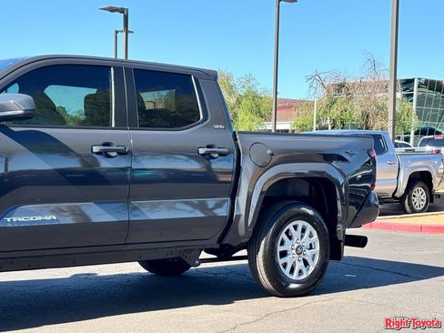 Certified 2026 Toyota Tacoma SR5 AWD/4WD image 9