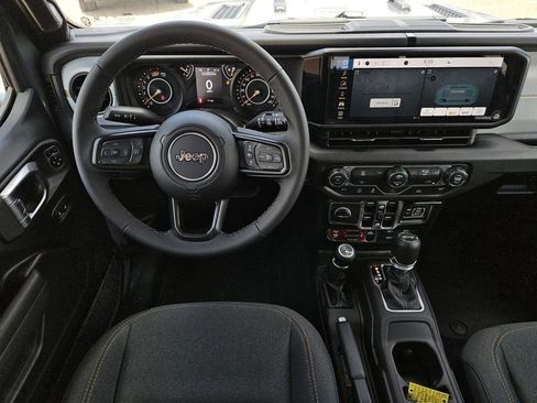 Used 2026 Jeep Wrangler Unlimited Sport AWD/4WD image 8