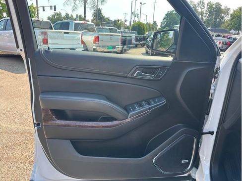 Used 2020 GMC Yukon XL SLE w/ HD Trailering Package image 15