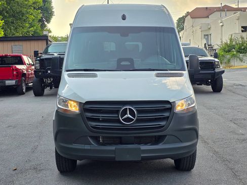 Used 2025 Mercedes-Benz Sprinter 2500 image 10
