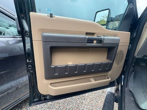 Used 2013 Ford F250 Lariat w/ Lariat Interior Pkg image 15