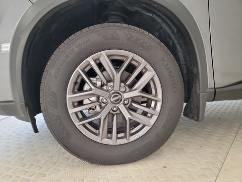 Used 2025 Nissan Rogue S AWD/4WD image 9
