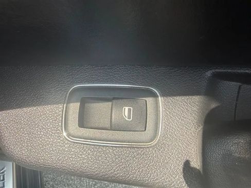 Used 2019 Chrysler 300 S RWD image 35