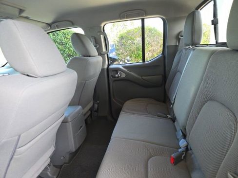 Used 2019 Nissan Frontier SV w/ Value Truck Package image 12