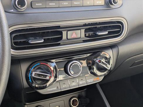 Used 2023 Hyundai Kona SEL image 15