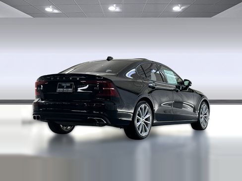 Used 2021 Volvo S60 T5 Momentum image 8