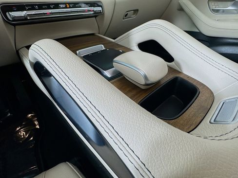 Certified 2025 Mercedes-Benz GLE 350 4MATIC image 6