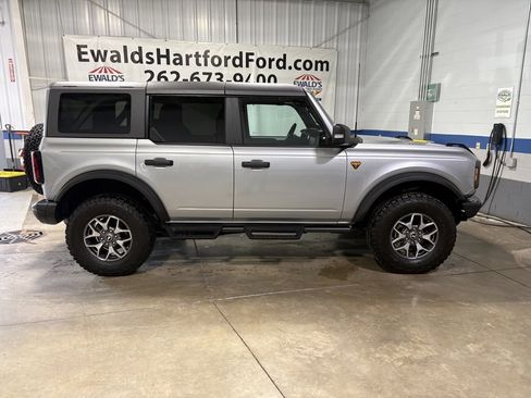 Certified 2024 Ford Bronco Badlands image 11