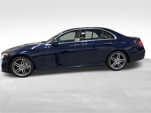 Used 2018 Mercedes-Benz E 300 4MATIC image 2