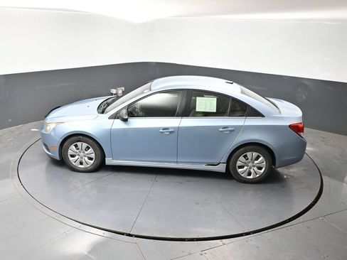 Used 2012 Chevrolet Cruze LS FWD image 41