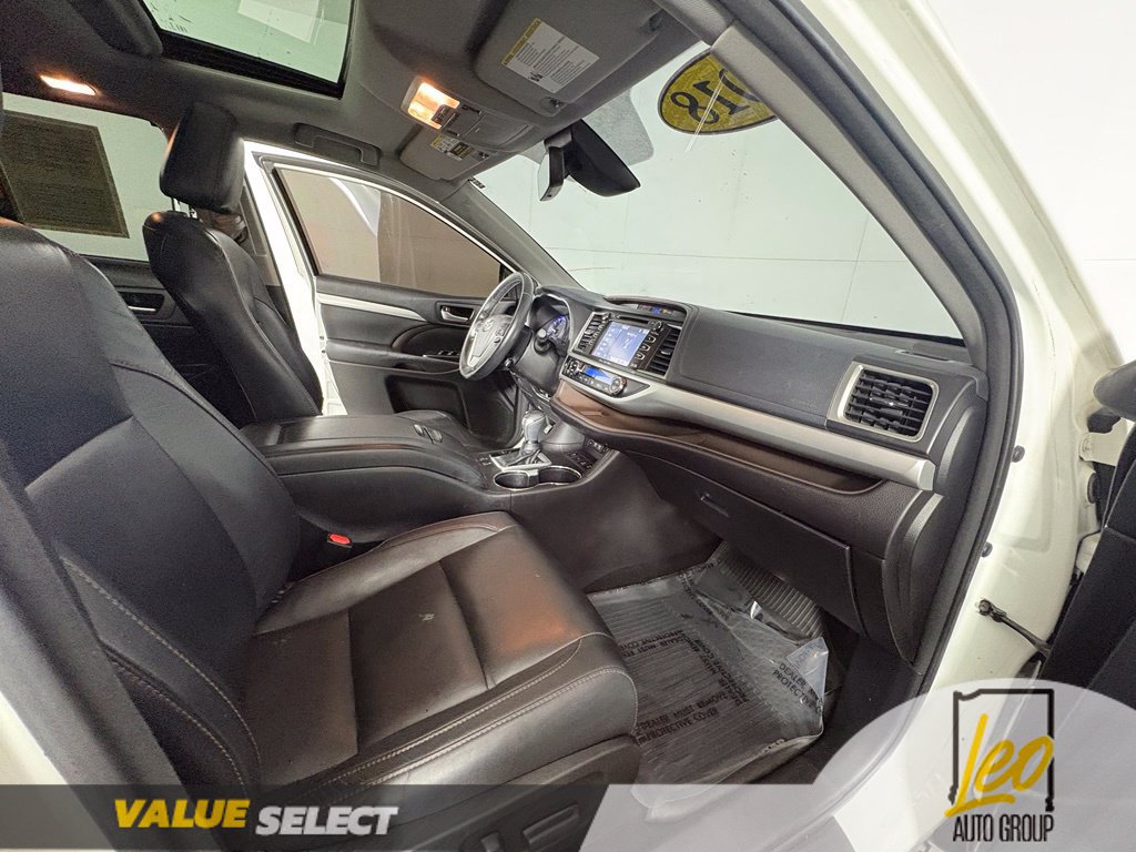 Used 2018 Toyota Highlander XLE AWD/4WD image 8