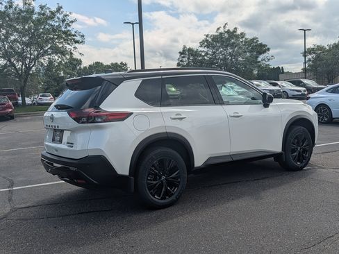 Used 2023 Nissan Rogue SV w/ SV Premium B Package AWD/4WD image 5