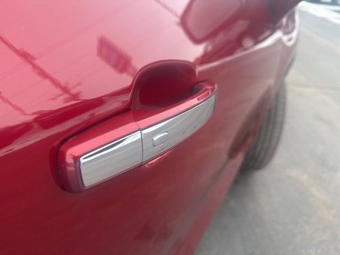 Used 2019 Chevrolet Trax LT w/ Sun & Sound Package image 10