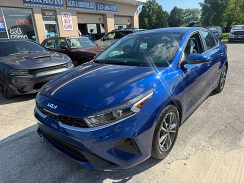 Used 2023 Kia Forte LXS w/ LXS Technology Package FWD image 2