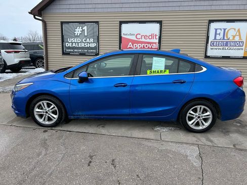 Used 2016 Chevrolet Cruze LT w/ Convenience Package image 8