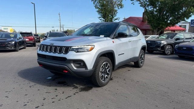 Used 2024 Jeep Compass Trailhawk w/ Trailhawk Elite Group AWD/4WD image 9
