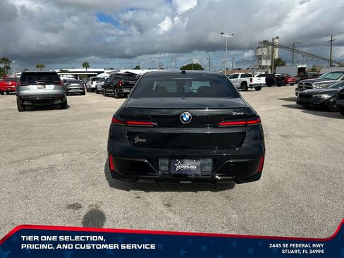 Used 2025 BMW 740i w/ Premium Package RWD image 5