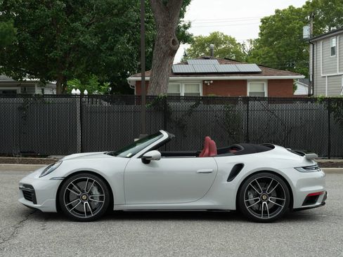 Used 2024 Porsche 911 Cabriolet AWD/4WD image 9