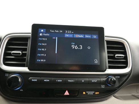 Used 2022 Hyundai Venue SEL image 29