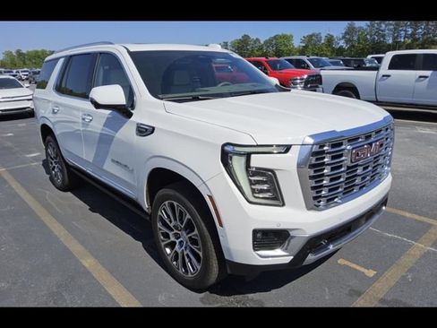 Used 2025 GMC Yukon Denali w/ Denali Reserve Package AWD/4WD image 2