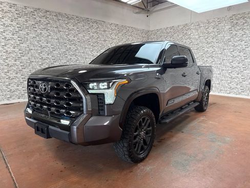 Used 2022 Toyota Tundra Platinum AWD/4WD image 3