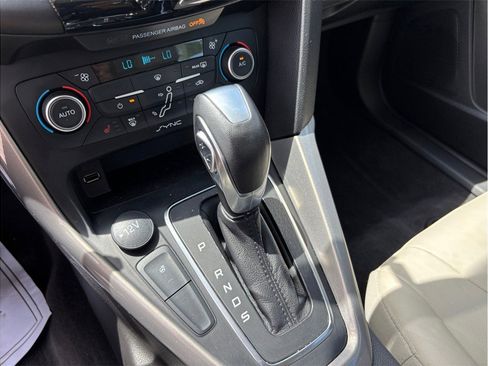 Used 2018 Ford Focus Titanium FWD image 30