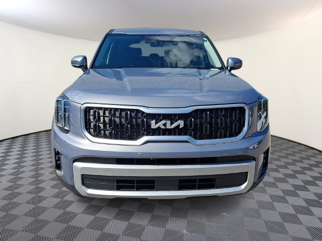 Used 2024 Kia Telluride LX FWD image 2