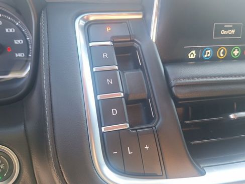 Used 2021 Chevrolet Suburban LT image 14