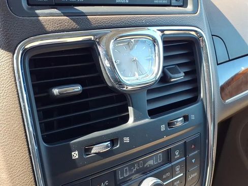 Used 2011 Chrysler Town & Country Limited image 25