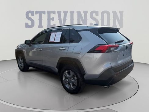 Used 2022 Toyota RAV4 LE AWD/4WD image 3