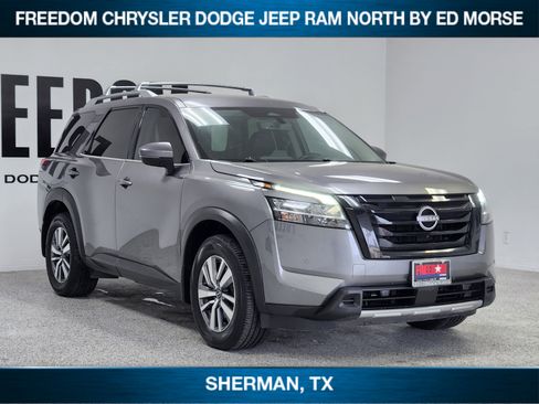 Used 2023 Nissan Pathfinder SL w/ Black Appearance Package FWD image 2