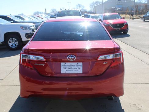 Used 2014 Toyota Camry SE image 7