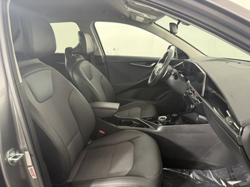 Used 2023 Kia Niro Wind w/ Wind Preserve Package FWD image 10