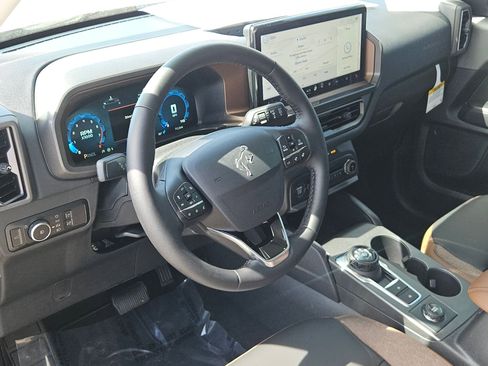 Used 2025 Ford Bronco Sport Outer Banks AWD/4WD image 13