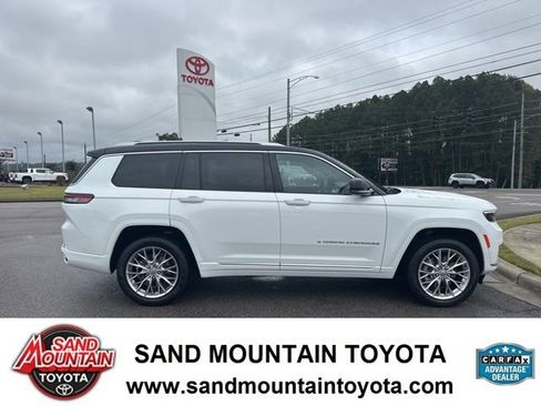 Used 2024 Jeep Grand Cherokee L Summit w/ Luxury Tech Group V image 2