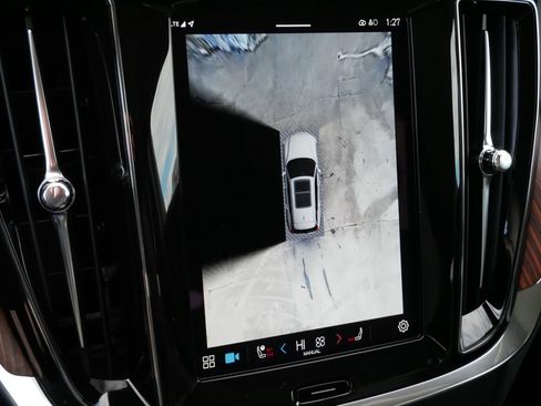 Used 2025 Volvo V60 B5 Cross Country Plus image 28