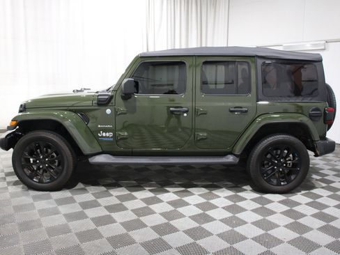 Used 2022 Jeep Wrangler Unlimited Sahara image 34