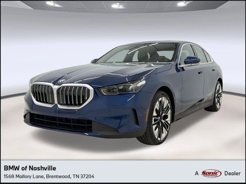 Used 2025 BMW 530i w/ Premium Package RWD image 1