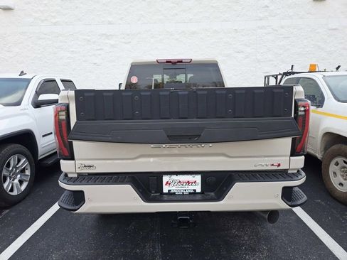 New 2026 GMC Sierra 2500 AT4 w/ AT4 Premium Plus Package AWD/4WD image 15