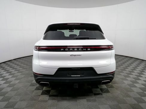 Certified 2024 Porsche Cayenne AWD/4WD image 31