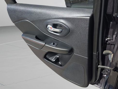 Certified 2021 Jeep Cherokee Trailhawk w/ Trailer Tow Group image 30