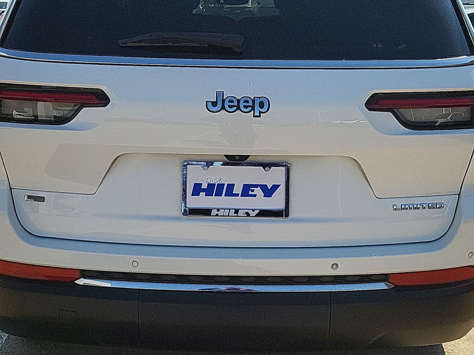 Used 2023 Jeep Grand Cherokee L Limited RWD image 31