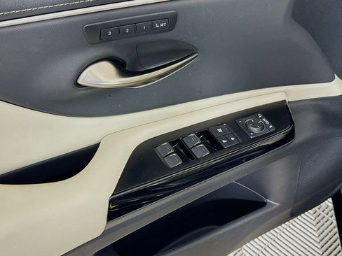 Certified 2023 Lexus ES 350 w/ Premium Package image 18