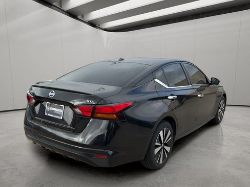 Used 2021 Nissan Altima 2.5 SV image 5
