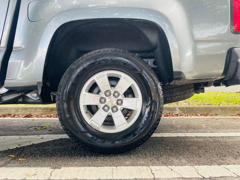 Used 2022 Chevrolet Colorado LT w/ LT Convenience Package image 15