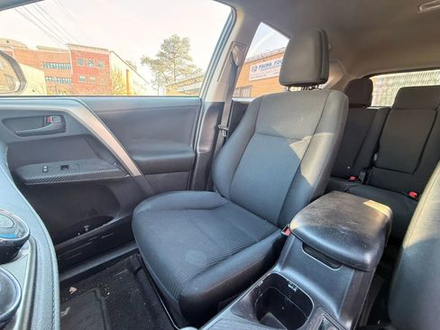 Used 2015 Toyota RAV4 LE image 13