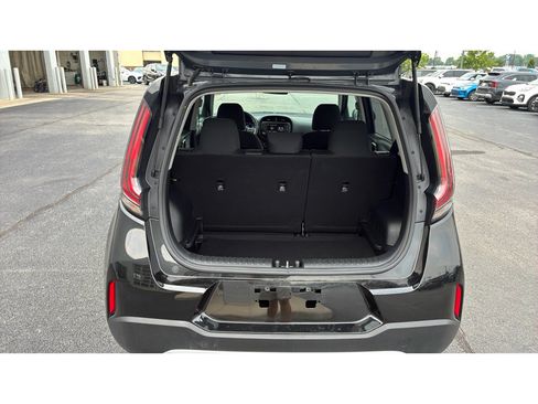Used 2025 Kia Soul LX w/ LX Technology Package FWD image 9